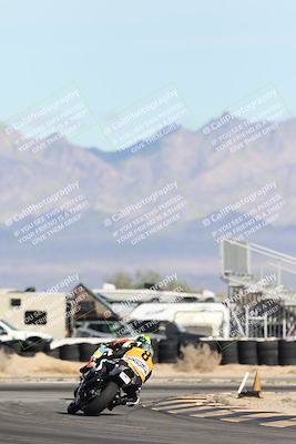 media/Nov-16-2025-Race Pace (Sun) [[8c5fa54630]]/Non Verified Riders (1st 20 Minutes)/4-Turn 16 (1116am)/